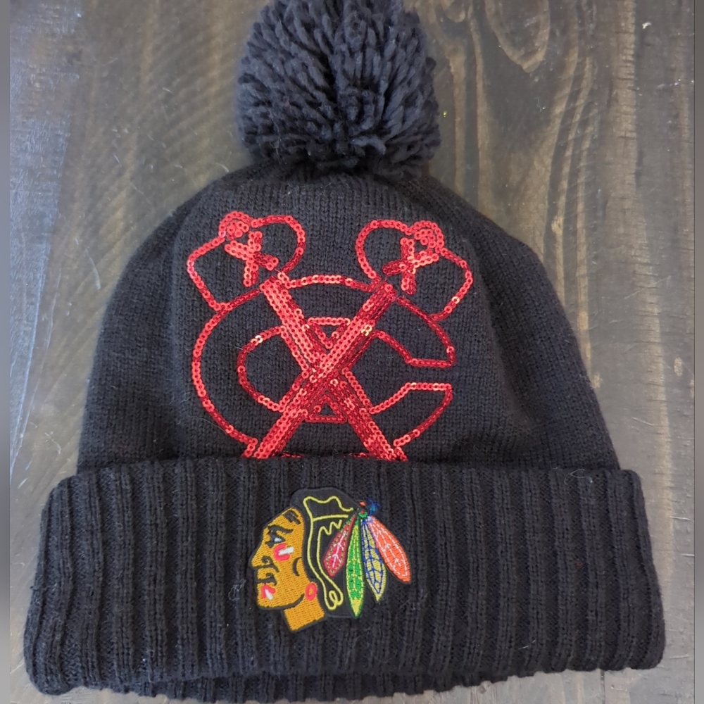 Chicago blackhawks NHL beanie with Pom like new